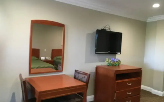 Regency Inn And Suites