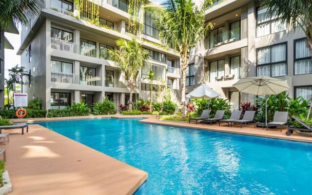 Diamond Condominium 2706