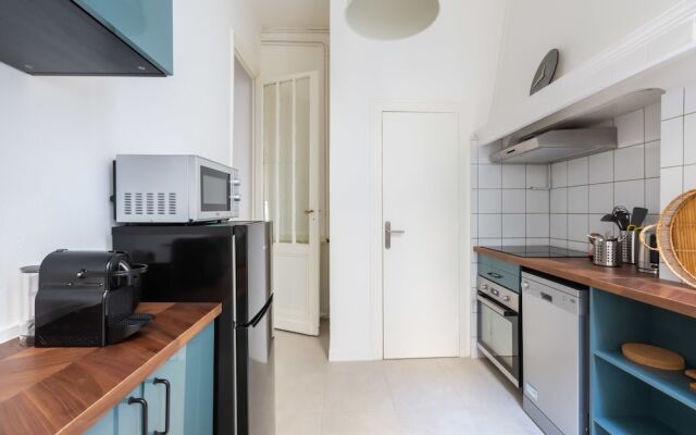 Modern Apartment in City Center for up to 4 Guests!