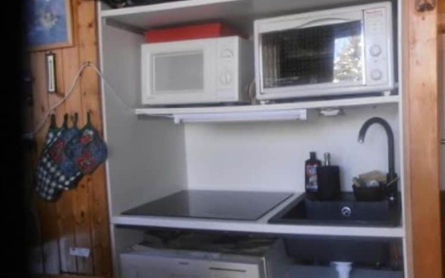 Studio in Bourg-Saint-Maurice, with Wonderful Mountain View, Pool Access, Furnished Balcony