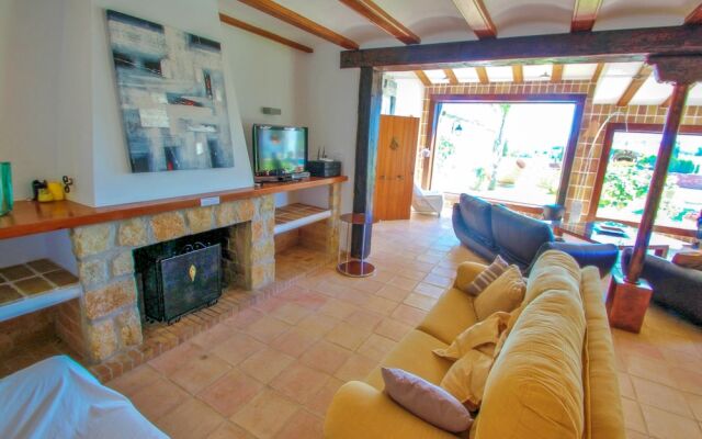 Finca La Coma - modern, well-equipped villa with private pool in Benissa