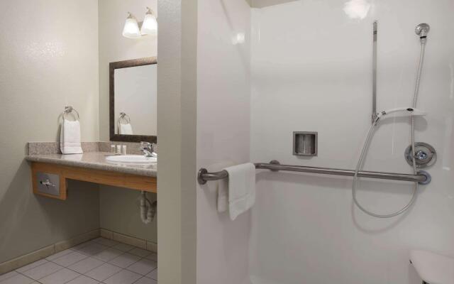 Super 8 by Wyndham Vallejo/Napa Valley