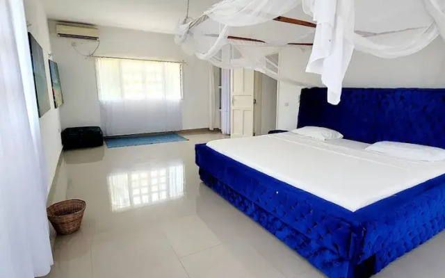 Green Malindi Apartments by RevSerene