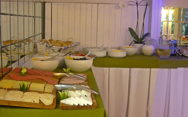 East Suite Hotel