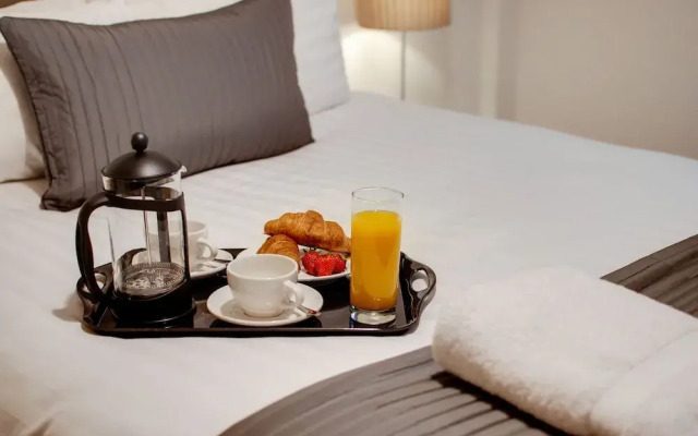 Base Serviced Apartments - Cumberland Apartments