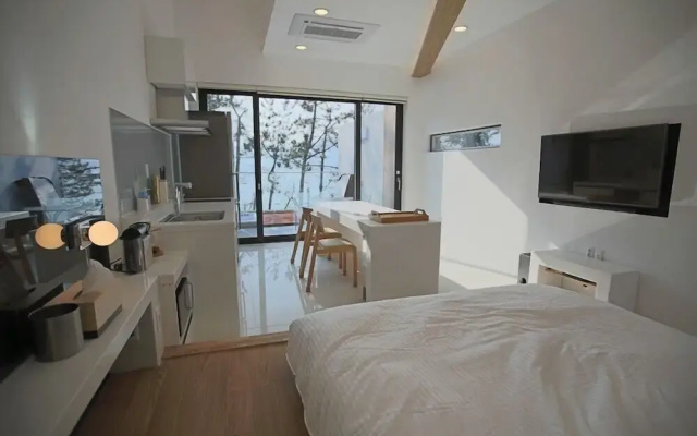 The Hill Pool Villa Pension