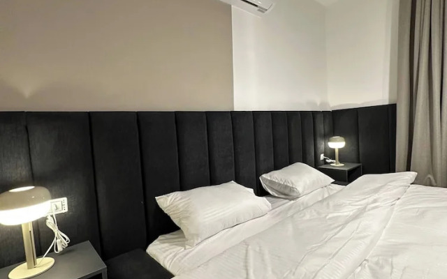 Stylish Luxe Apartment