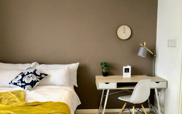 Urban Awe Apartment: iTowers 21st Floor