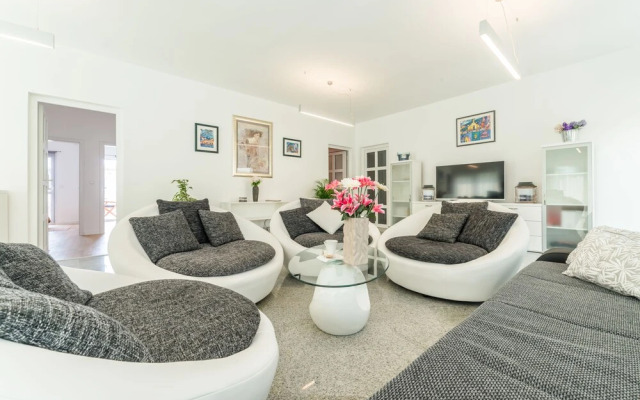 Magical Villa Casa Nova with Pool