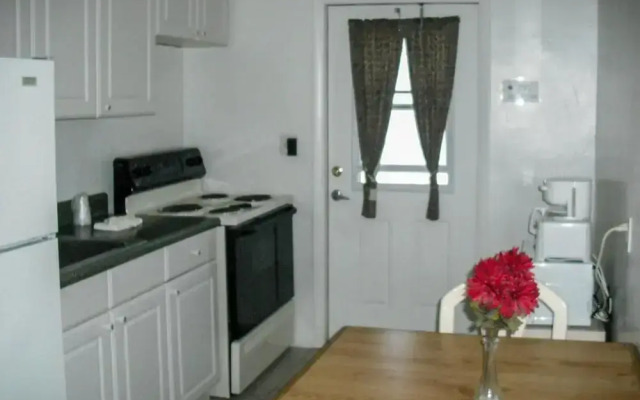 Richard's Motel Extended Stay