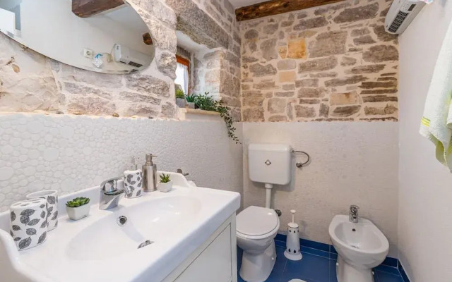 Honeymoon House Eufemia