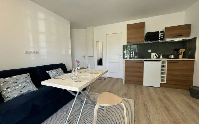 Apartment in Le Mans With Private Terrace