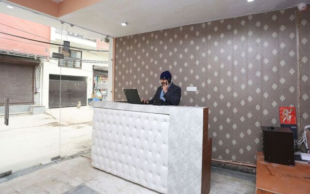 Oyo 26930 Suraj Legacy