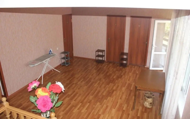 Lora Guest House
