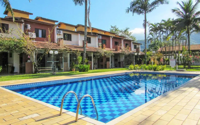 Casa com lazer a 750m da Praia de Massaguacu SP