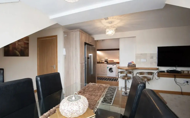 84 Kingsway