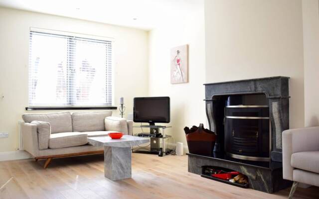 2 Bedroom House Near City Centre