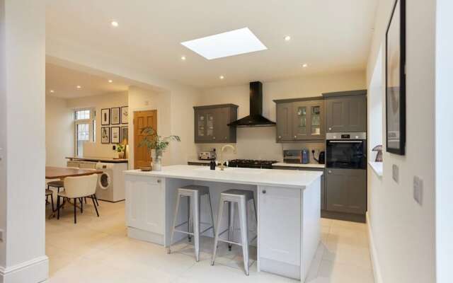 The Redbridge Sanctuary - Spacious 3bdr House With Garden