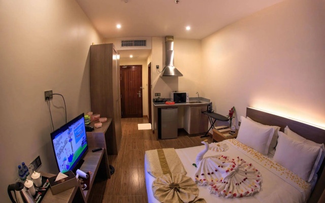 Golden Hotel