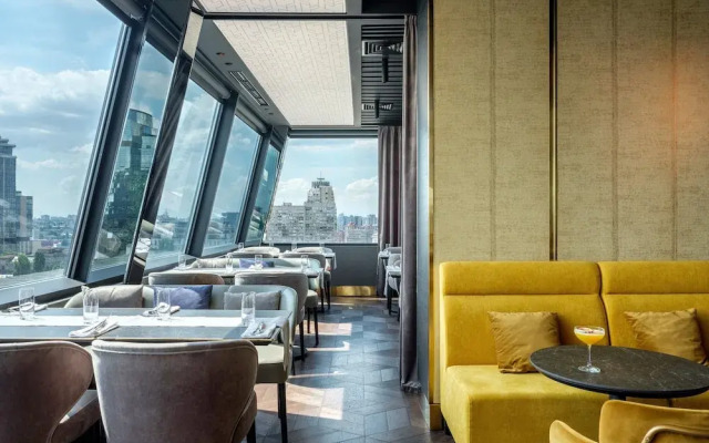 Дизайн-отель 11 Mirrors