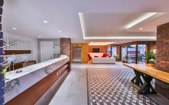 Lale Hotel