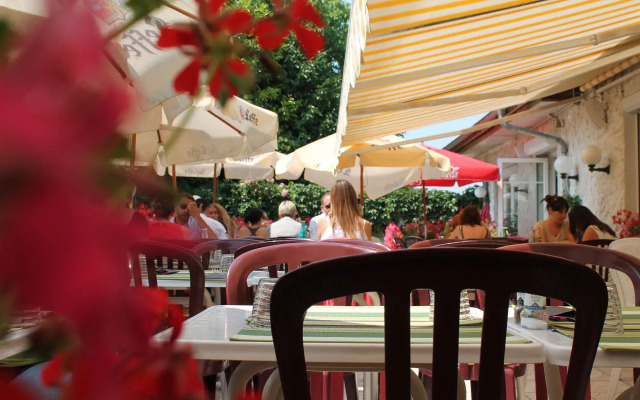 Hôtel Restaurant Maison Blanche