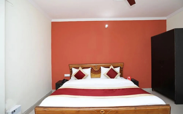 OYO 10877 Hotel R K Residency