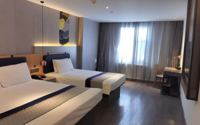 Homeinn Selected Hotel (Qiqihar Longhua Road Dashang Xinmate)