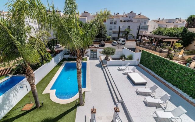 Sunny Camelia Villa Heated pool