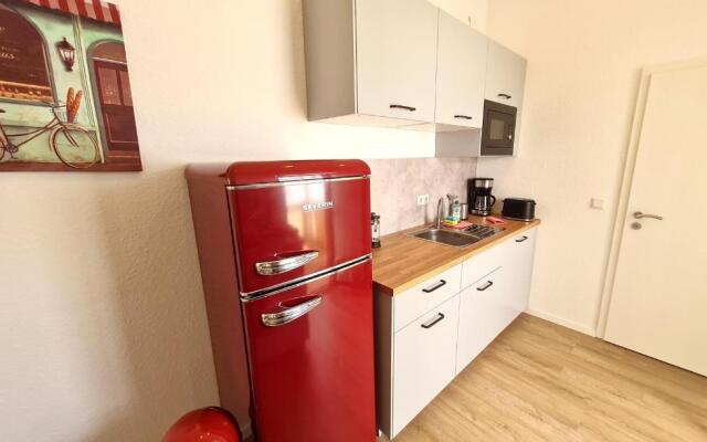 Burgunder helle und geräumige Ferienwohnung