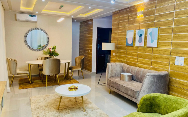 Shortlethomes - 5 Star Short let Apartment in Ikate