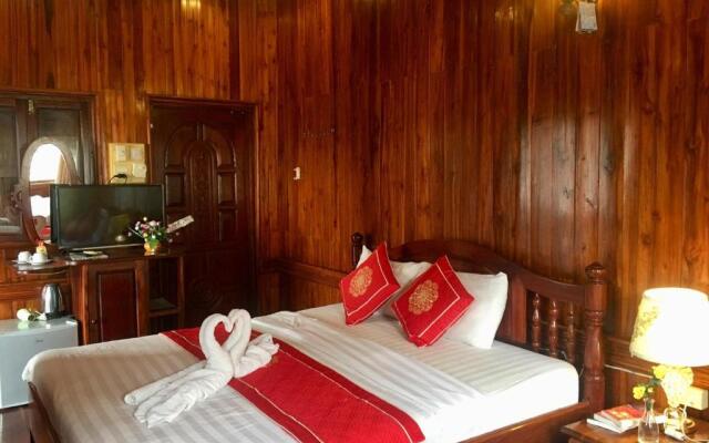 Soutikone Place House 2