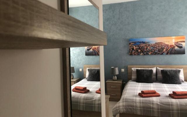 Penthouse in Marsaxlokk with panoramic views: 3 bedrooms, 2 baths