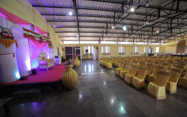Hotel Kamat Plus