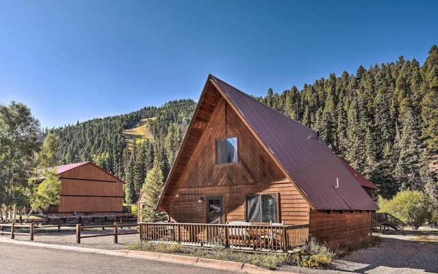 Ski-in/ski-out Red River Cabin w/ Mtn Views!