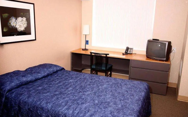 Residence & Conference Centre - Ottawa West