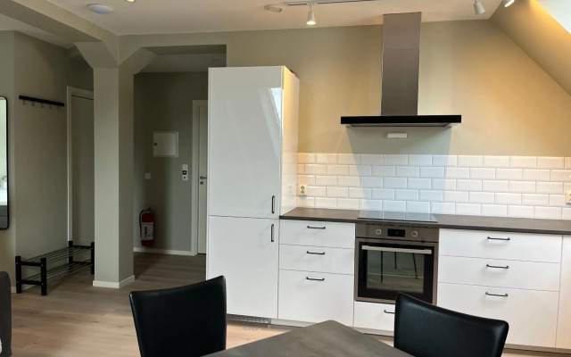 Kong Oscars Apartments