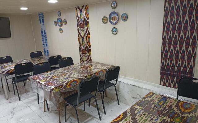 Oqsaroy Guest House