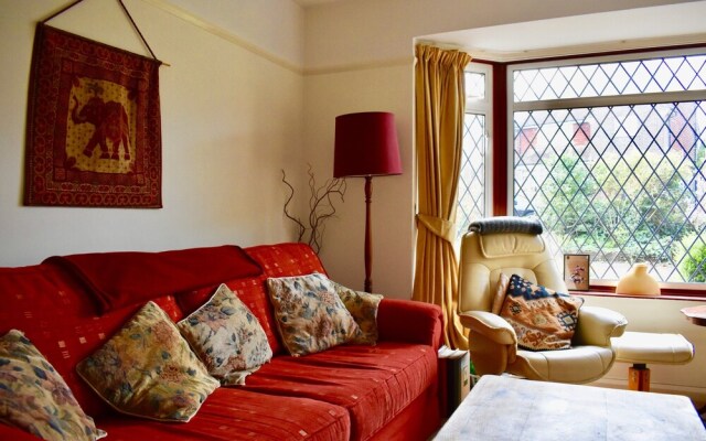 Three Bedroom Home With Garden in Brighton