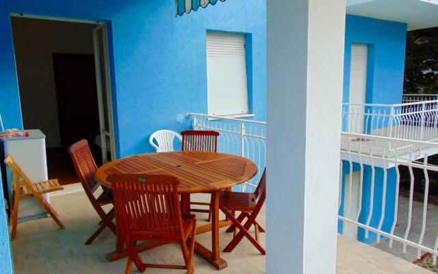 M245 - Marcelli, trilocale con terrazzo e a/c