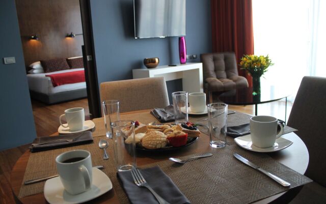 Hotel Love It CAS Consulate
