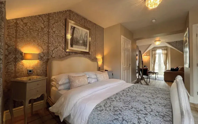 Bowness Bay Suites - Adults only