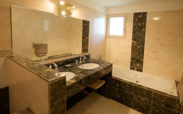 Le Hameau de l'Oliveraie