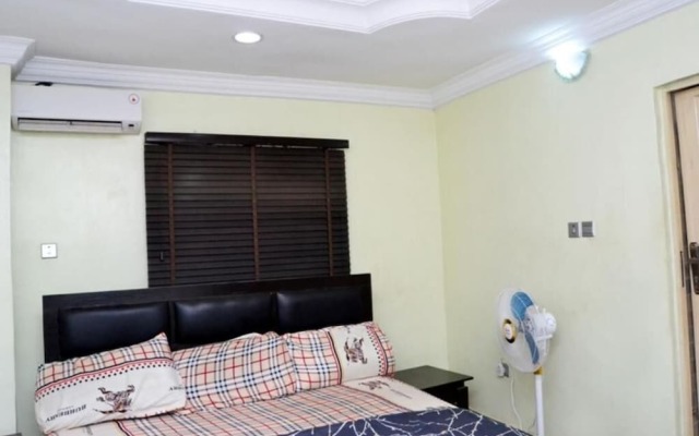 Unique Didis Royal Hotel & Suites