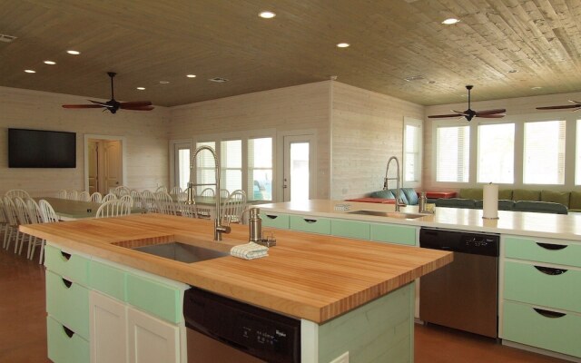 Beach Club Clubhouse 2