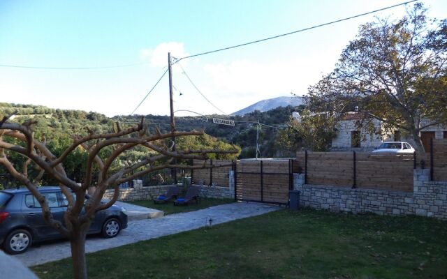 Rural Spacious Villa with Pool at Central Crete