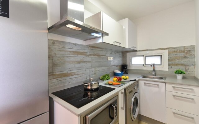 Belvilla by Oyo Apartment Aida 202