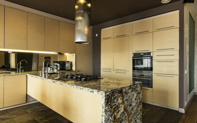 Роскошные апартаменты на Петроградке