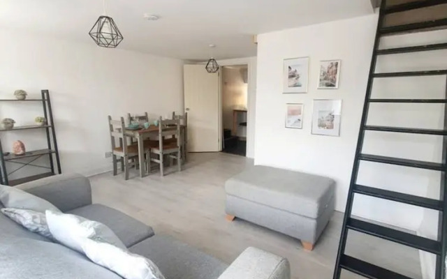 Remarkable Farmhouse House That Sleeps 11