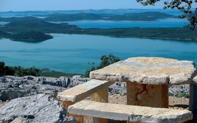 Premium Apartment in Bibinje With Garden